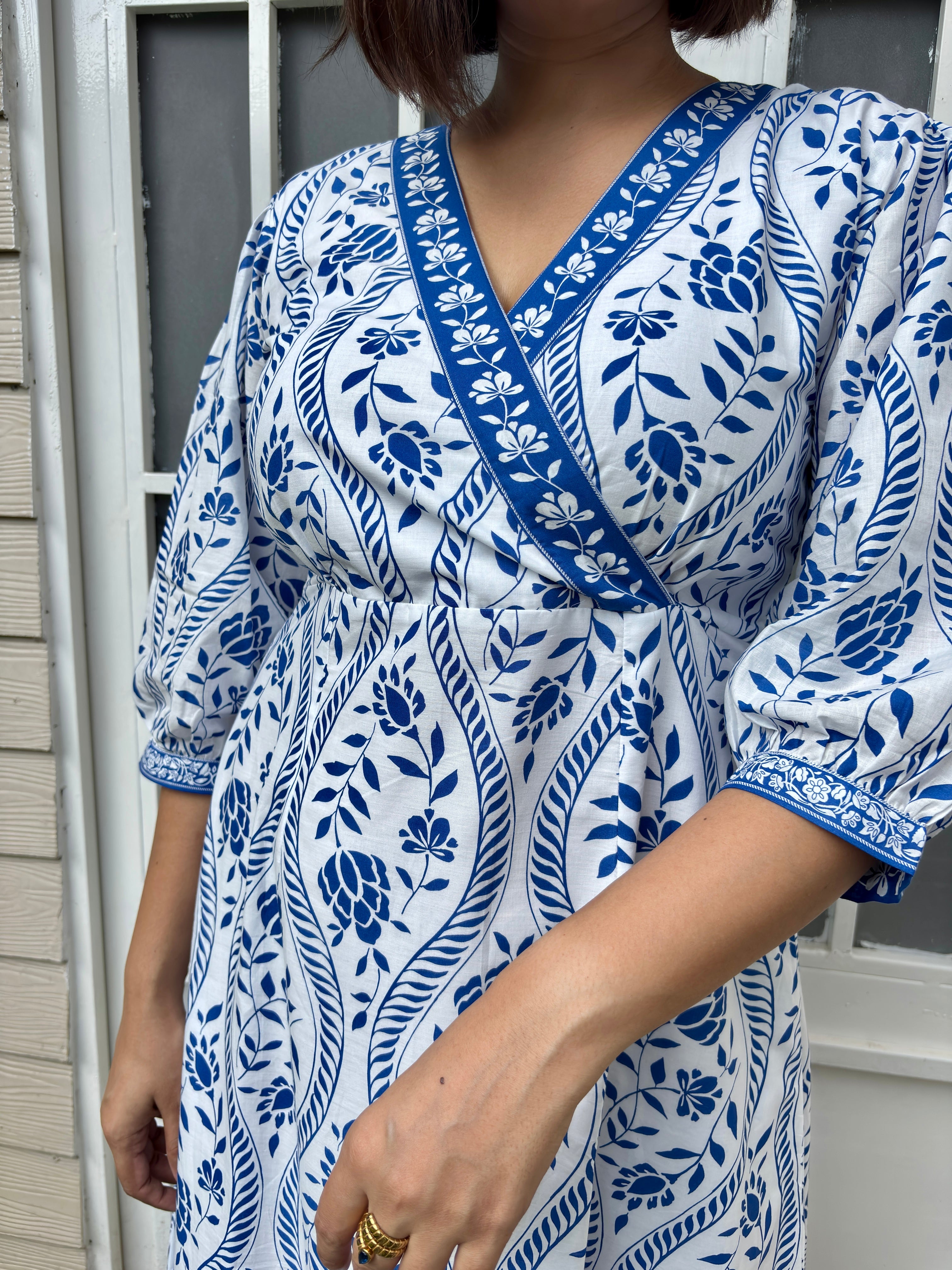White Blue Printed Cotton Midi Dress image 3