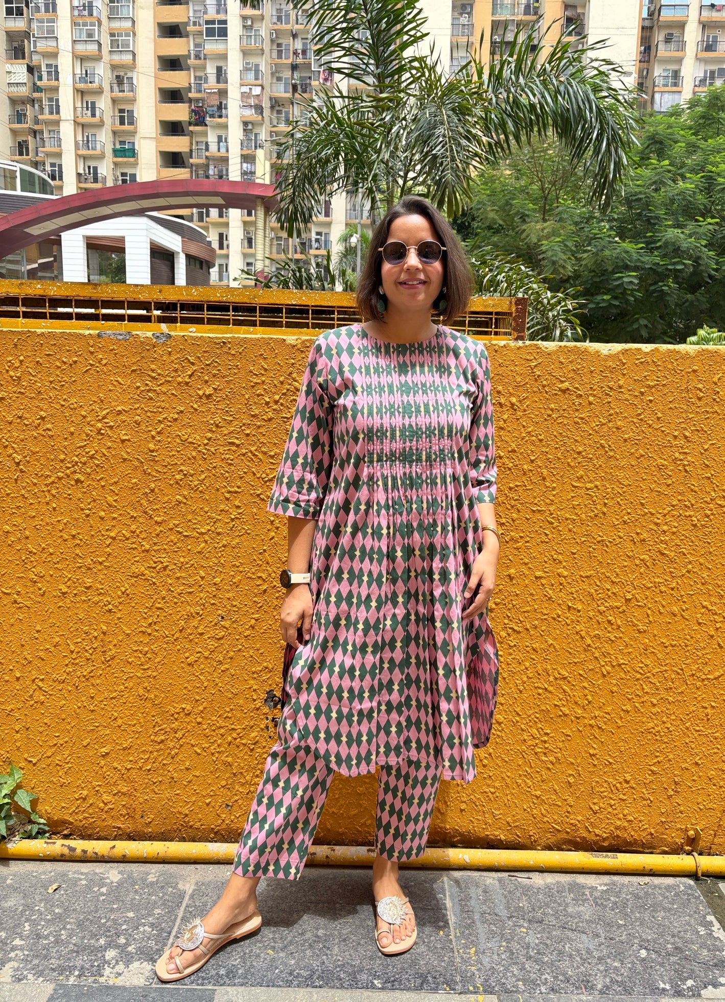 Retro Checkered Cotton Kurta Set with Pintex image 3