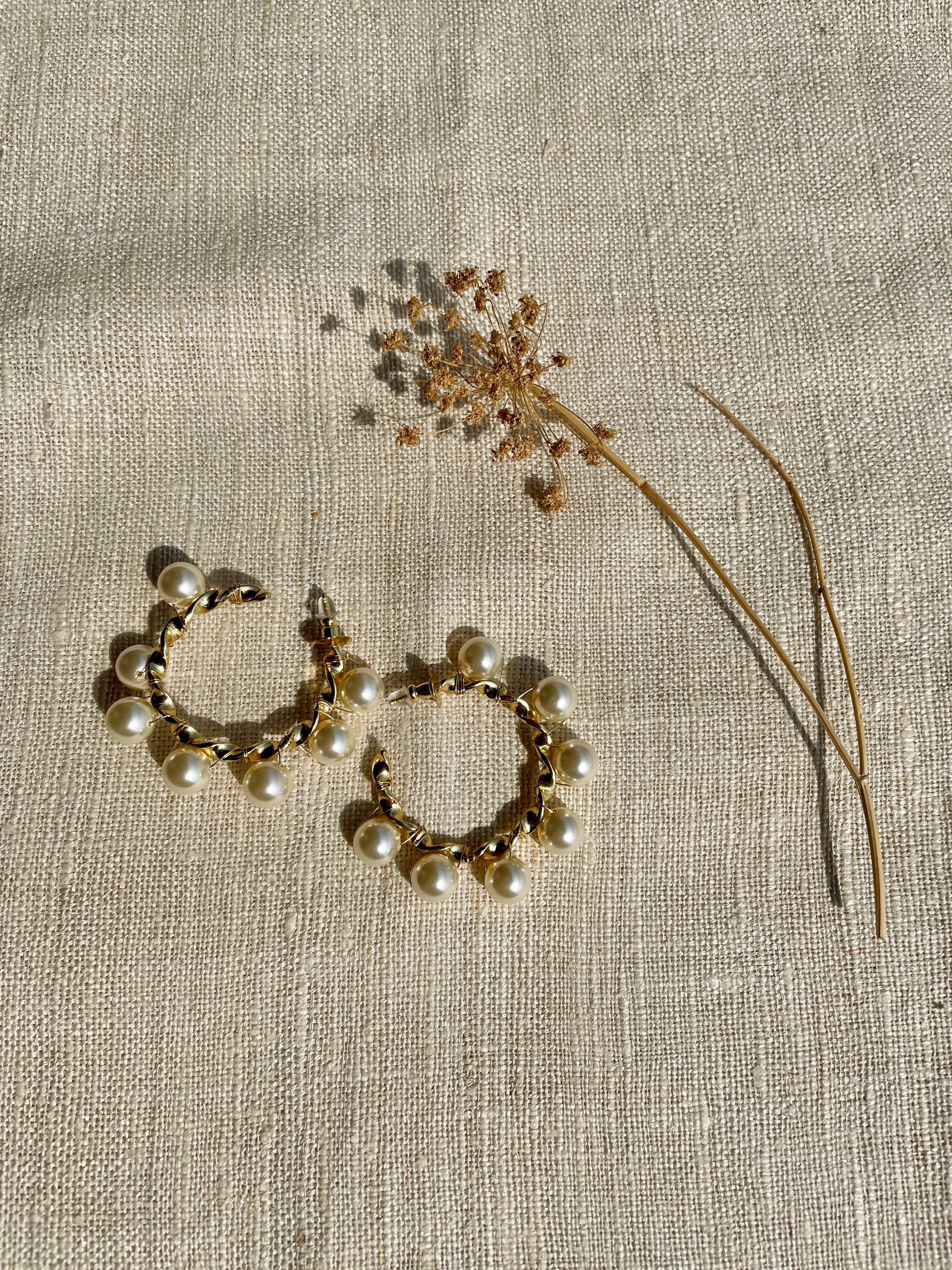 Ivory Baroque Pearl Hoop image 2